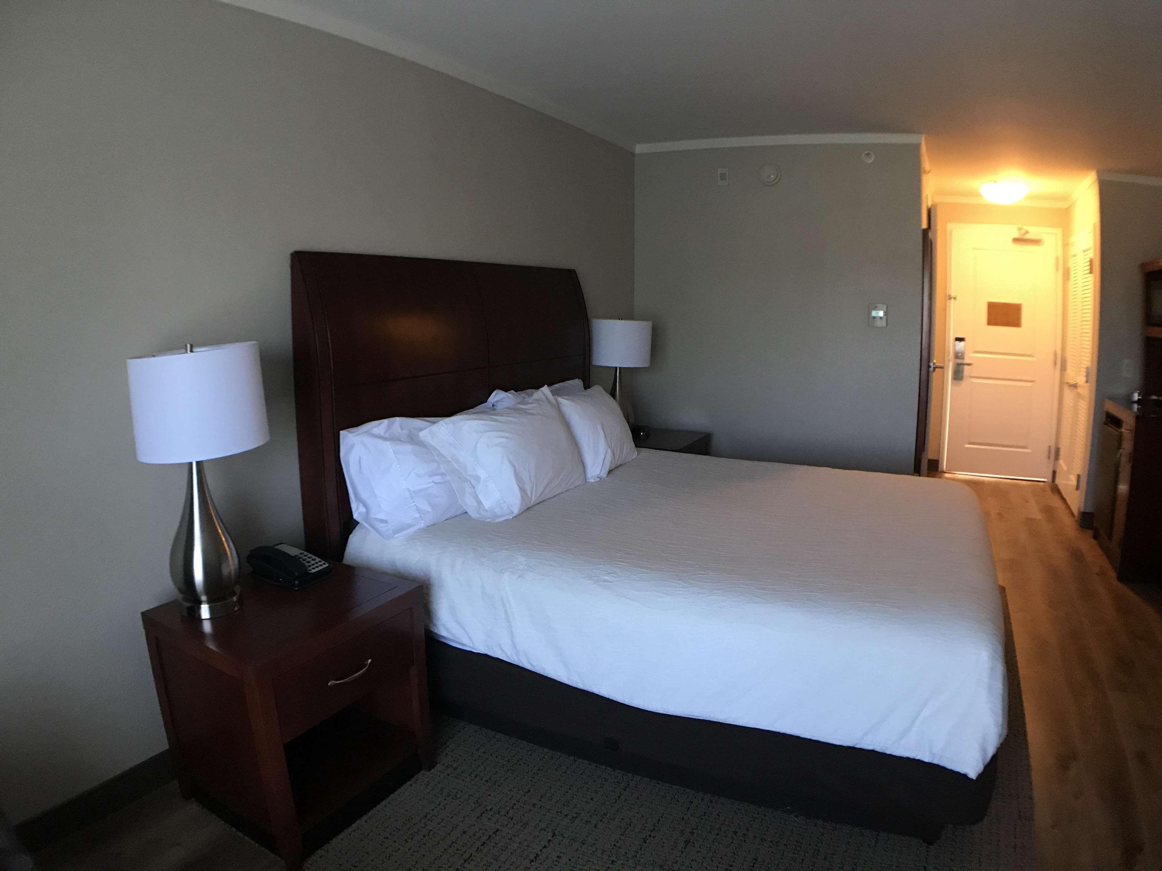 Hilton Garden Bowling Hotel 3*
