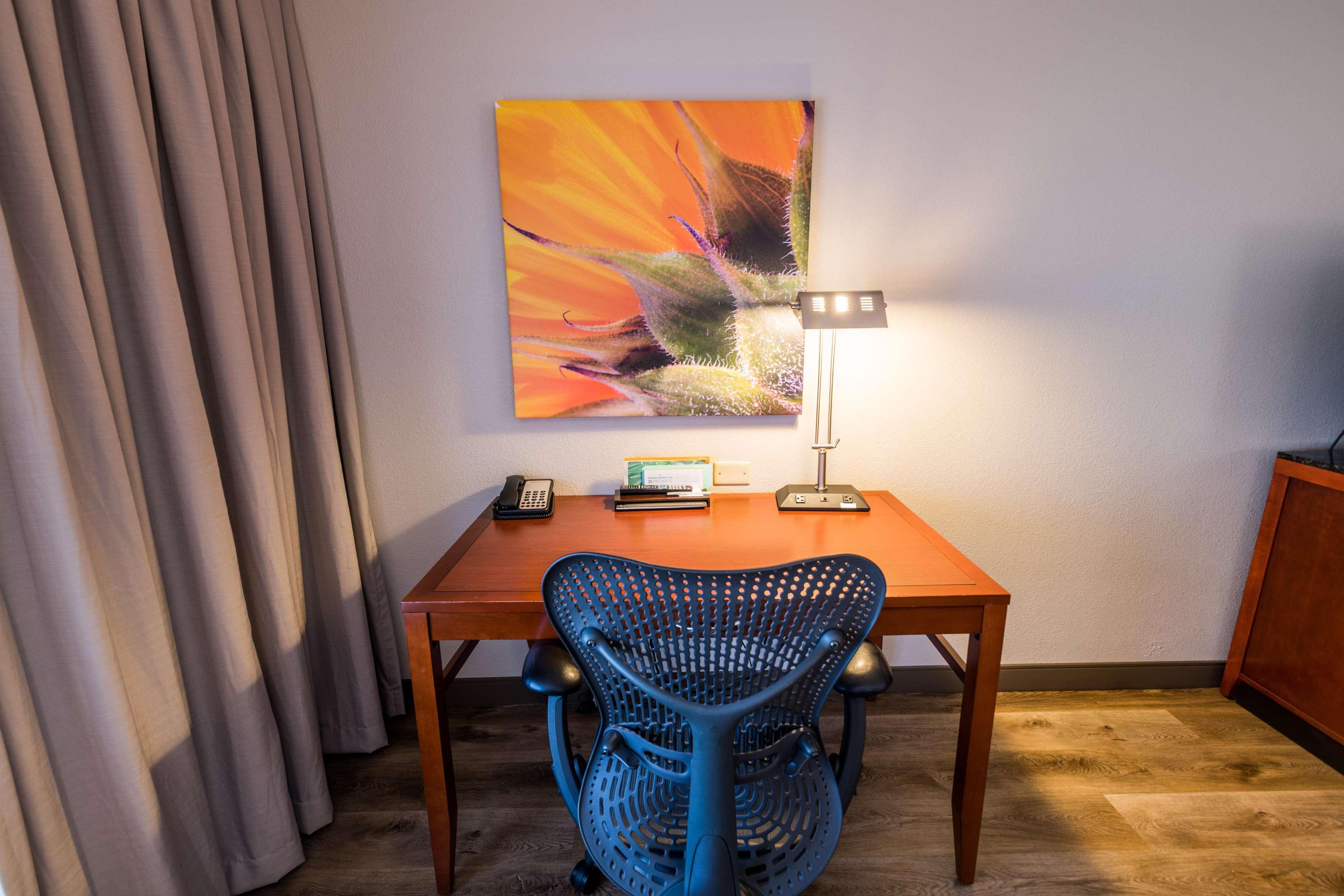 Hilton Garden Bowling Hotel 3*
